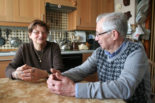 Ein sonniger Märztag 2012 am Küchentisch von Erika und Dieter Hermann. Sie wissen, sie müssen ausziehen. Nach 39 Jahren. Inzwischen haben sie Schulenburg-Nord verlassen.