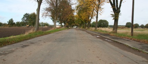 Wie Sie sehen, sehen Sie nichts: Das Dorf ist weg. Nur ein Bagger ist zu entdecken, sehr zum Erstaunen seines Fahrers.